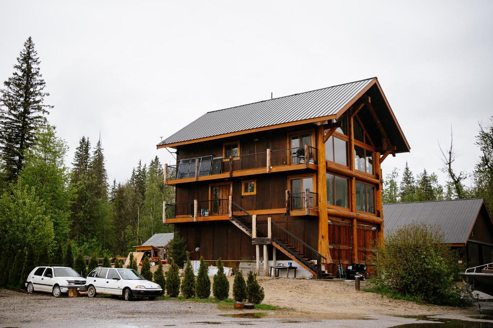 River Safari Mountain View Suite บลูริเวอร์ ภายนอก รูปภาพ